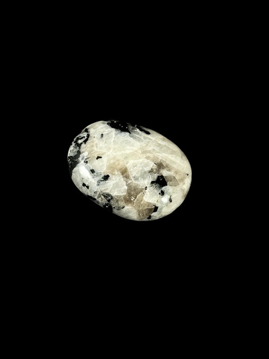 Moonstone – Glowing Gemstone from Sri Lanka